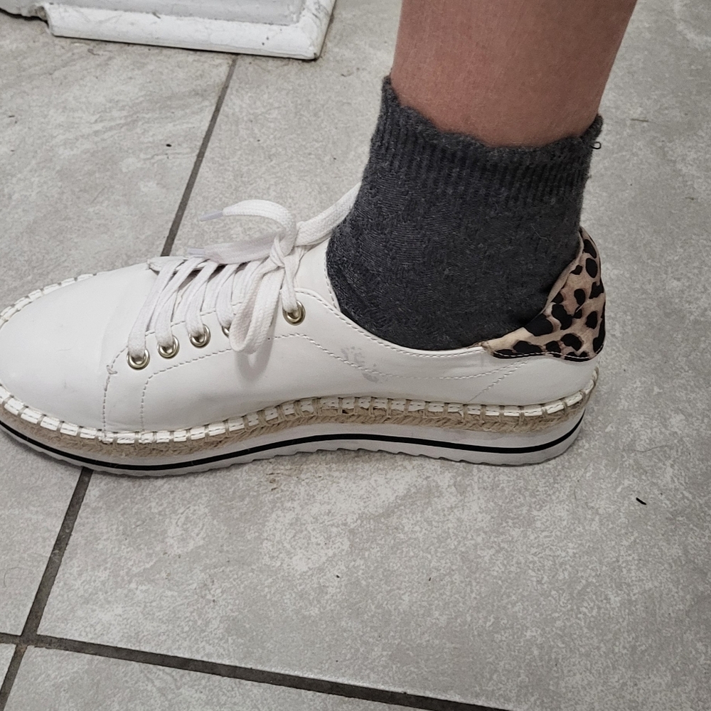 Jennifer Lopez sneaker shoe size 8.5 White & animal print - Picture 8 of 16